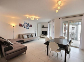 Appartement 4 pièces neuf, lumineux, avec balcon, garage et à 800m du funiculaire - FR-1-411-673